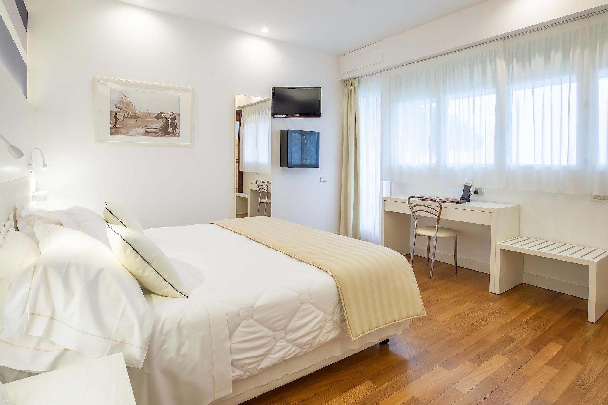 Versilia Palace Hotel Marina di Pietrasanta Luaran gambar